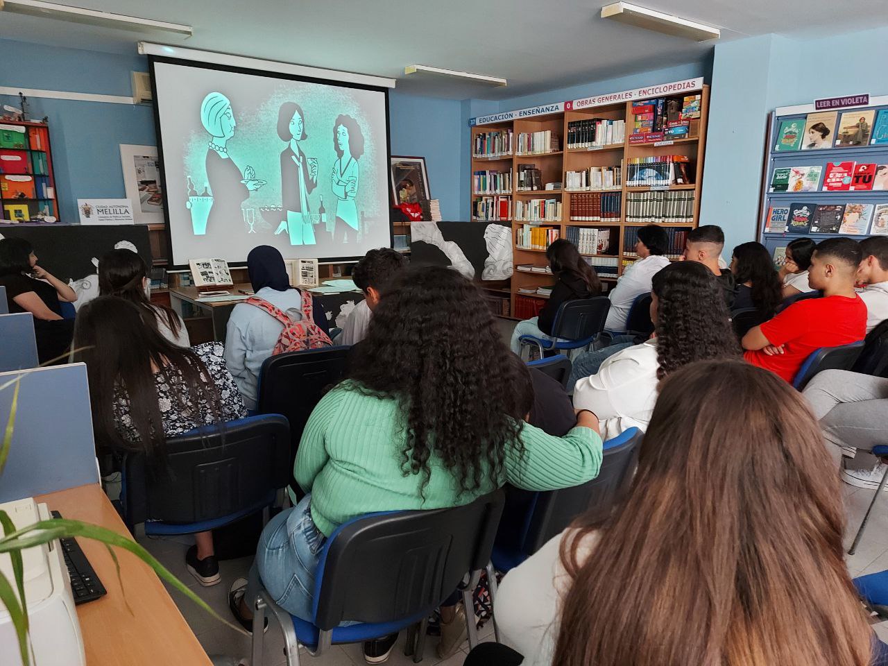 Alumnos de 4º ESO en el taller de MPDL sobre la novela Persépolis.